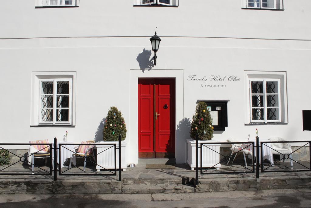 Family Hotel Okoř Exteriör bild